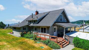 House | 6 bilik tidur