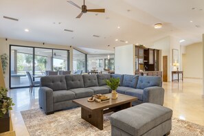 House | 5 bedrooms - Desert Splash by Avantstay Pool Hot Tub Firepit (Scottsdale)