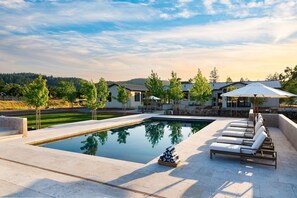 4 bedrooms - Mayacama Manor by Avantstay Luxe Escape w Pool (Santa Rosa)