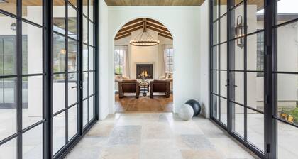Mayacama Manor by Avantstay Luxe Escape w Pool