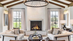 House | 4 bedrooms - Mayacama Manor by Avantstay Luxe Escape w Pool (Santa Rosa)