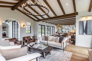 Room - Mayacama Manor by Avantstay Luxe Escape w Pool (Santa Rosa)