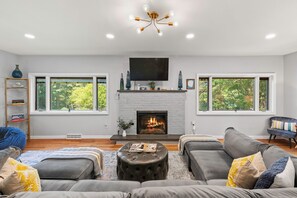 House | 3 bedrooms - Simply Shores by Avantstay Private Beach Dock Lake Overlook (Long Pond)