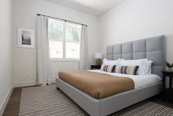 Room - Syrah by Avantstay Hilltop Haven in Sonoma Private Pool Patio (Sonoma)