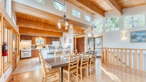 House - Tahoe Timber by Avantstay Beach Lake Access (Homewood)