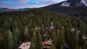 House - Tahoe Timber by Avantstay Beach Lake Access (Homewood)