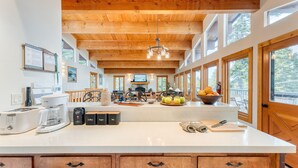 House - Tahoe Timber by Avantstay Beach Lake Access (Homewood)