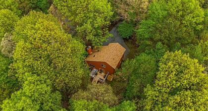 The Tranquil Trails by Avantstay Lake Access Deck Fireplace