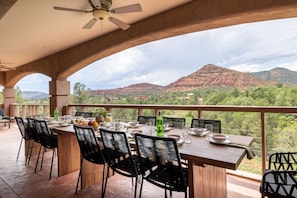 Room - Pyramid by Avantstay Luxe Sedona Mansion w Views 7mins to Downtown (Sedona)