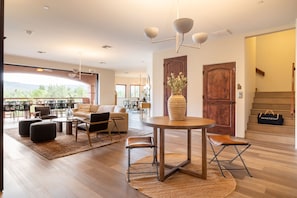 House - Pyramid by Avantstay Luxe Sedona Mansion w Views 7mins to Downtown (Sedona)