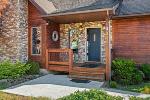 House - Lake View Retreat Avantstay Entertainer s Home Yard Deck Game Room (Albrightsville)