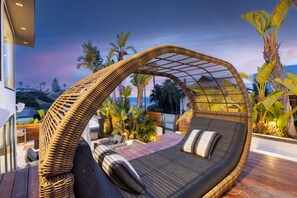 Room - Moonlight Modern by Avantstay Spectacular Beach Ocean Views Footsteps From Beach and Shops (Encinitas)