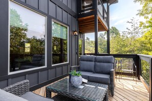 3 bedrooms - Rambling Ridge Lodge Endless Amenities Fun Indoor Pool Hot Tub A Arcade Game Room (Gatlinburg)