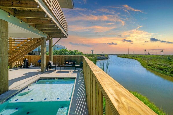 4 bedrooms - Island Girl by Avantstay Private Pool Prime Beach Access (Port Aransas)