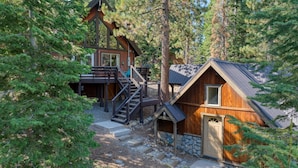 Unclassified image, 4 of 42, button - Ember by Avantstay Majestic Entertainers Home w Pine Tree Views Close to Meek s Bay (Tahoma)