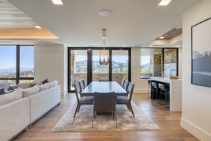 4 bedrooms - Silver Strike by Avantstay Direct Slope Access Hot Tub Views (Park City)