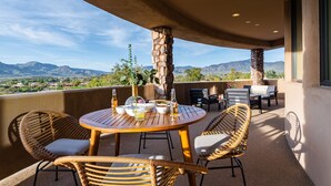 House - Sunbeam by Avantstay Elegant Private Desert Home w Infinity Pool Spa View (Cave Creek)