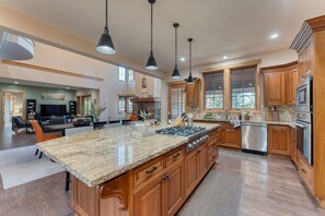 House | 4 bedrooms - Grays Crossing by Avantstay Stunning 4bdr Cabin (Truckee)