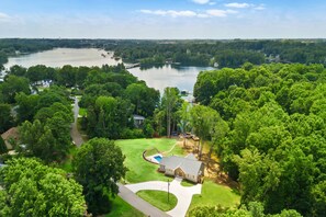 House | 5 bilik tidur