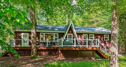 Tomhickon by Avantstay Walk to Lake Firepit Deck