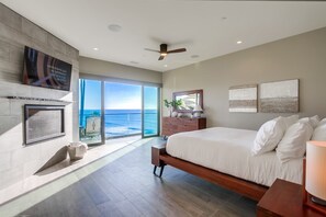 3 bedrooms - Sea Ridge by Avantstay Oceanfront Villa w Pool Hot Tub Fire Pit (La Jolla)