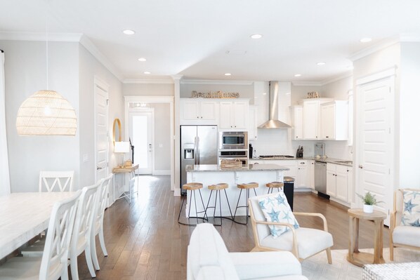 House | 4 bedrooms - Teal Tides by Avantstay Golf Cart Bikes Pool Access Beach (Santa Rosa Beach)