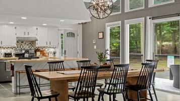 House | 6 bilik tidur