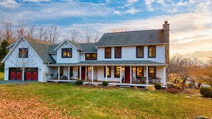 House - West Settlement Ranch by Avantstay Hudson Valley Escape Firepit Patio Yard (Ashland)