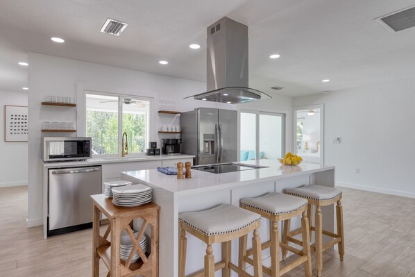 3 bedrooms - Casa Bonita by Avantstay Large Backyard Patio Pool Hot Tub (Bonita Springs)