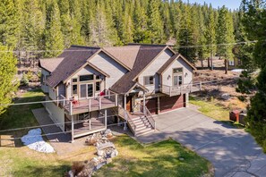 Room - Meyers Meadow by Avantstay Hot Tub Large Deck (South Lake Tahoe)