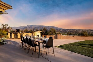 House | 5 bedrooms - Sangiovese By Avantstay Spectacular Estate w Pool Hot Tub Putting Green (Temecula)
