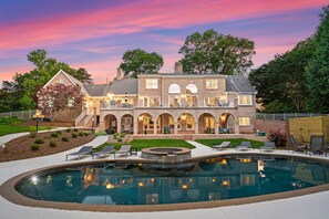 House | 5 bedrooms - Shoreway Cove by Avantstay Waterfront Pool Dock (Huntersville)