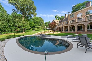 House | 5 bedrooms - Shoreway Cove by Avantstay Waterfront Pool Dock (Huntersville)