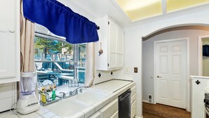 House - Mountain Palette by Avantstay Hot Tub Game Room Deck Sweeping Views (Big Bear City)