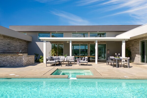 Villa | 6 bedrooms - Polo Villa 8 by Avantstay Chef s Kitchen Pool Spa 260326 6 Bedrooms (La Quinta)