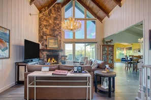 House | 3 bedrooms - Lakeview Ridge by Avantstay Fire Pit Game Room (Lake Arrowhead)