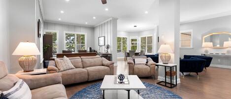 House | 6 bilik tidur