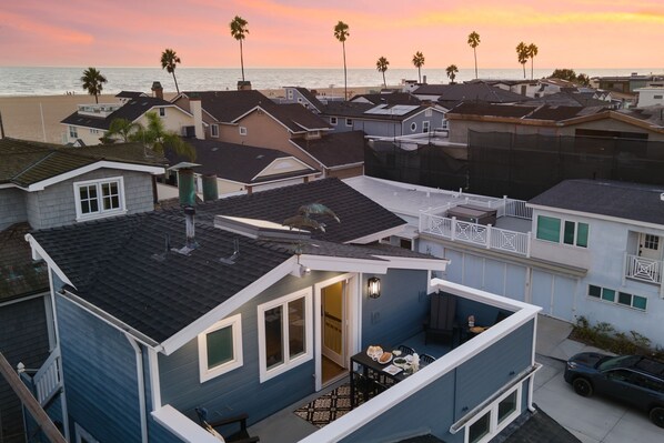 House | 3 bedrooms - Twin Dolphins by Avantstay Steps to Beach Deck (Newport Beach)