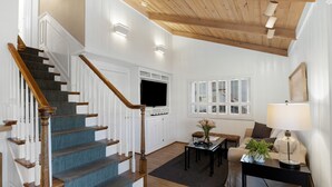House - Twin Dolphins by Avantstay Steps to Beach Deck (Newport Beach)