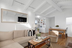 House | 3 bedrooms - Twin Dolphins by Avantstay Steps to Beach Deck (Newport Beach)