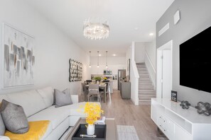 4 bedrooms - Parkside Serenity by Avantstay Private Pool (Davenport)