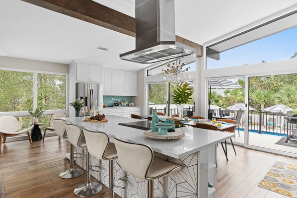 House | 5 bedrooms - 30A Florida Flashback by Avantstay Private Pool Golf Cart 3 Blocks to Beach (Santa Rosa Beach)