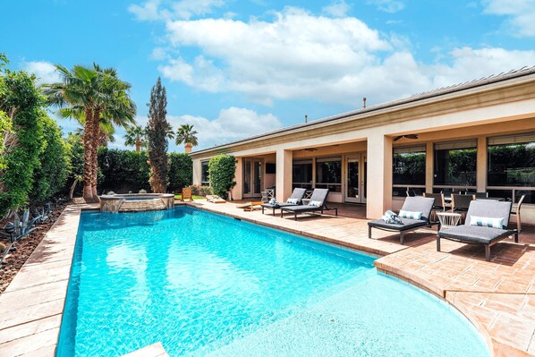 5 bedrooms - Casa del Sol by Avantstay Private Oasis Retreat w Pool (Indio)