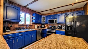 House | 4 bedrooms - The Wooden Nest by Avantstay Deck Big Yard w Hammocks Fire Pit (Long Pond)