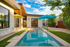 House | 3 bedrooms - Sundrenched by Avantstay Pool Mins to Old Town (Scottsdale)