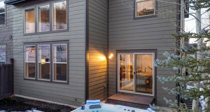 Abigail Drive Year-round Retreat With Hot Tub Near Park City Adventures Skiing