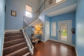 House | 4 bedrooms - Leave of Absence Luxe Coastal Stay w Pool Outdoor Dining Minutes to Beach (Port Aransas)