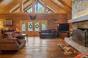 5 bedrooms - The Bigwood Cabin by Avantstay Hot Tub Firepit Pool Table Private Yard (Long Pond)