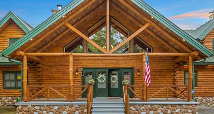 The Bigwood Cabin by Avantstay Hot Tub Firepit Pool Table Private Yard