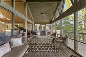 House | 6 bedrooms - Modern Masterpiece by Avantstay Waterfront Private Dock (Denver)